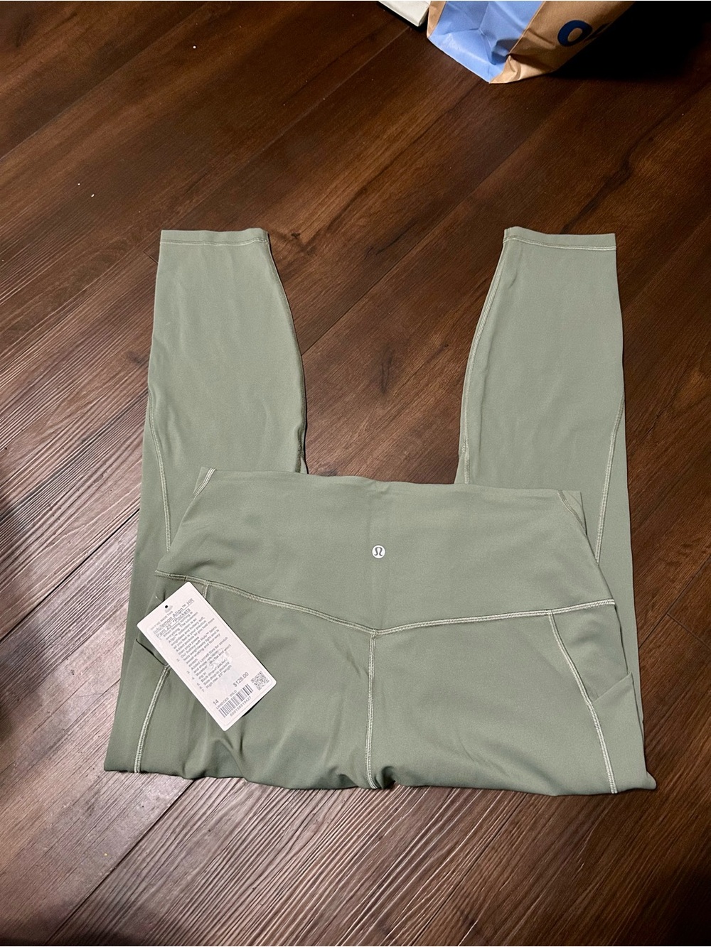 lululemon athletica NWT Sage Green Align High Rise Leggings 25” with Pockets